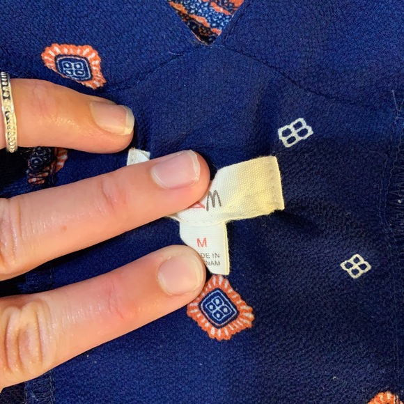 Blue pattern top - Picture 8 of 8